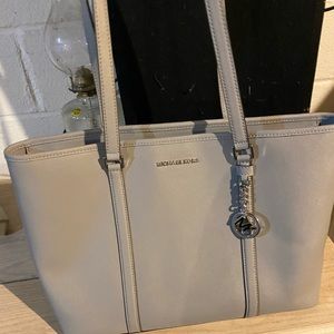 Michael Kors tote